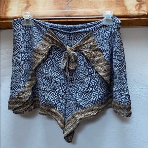 • Xhilaration • navy, tan & white shorts